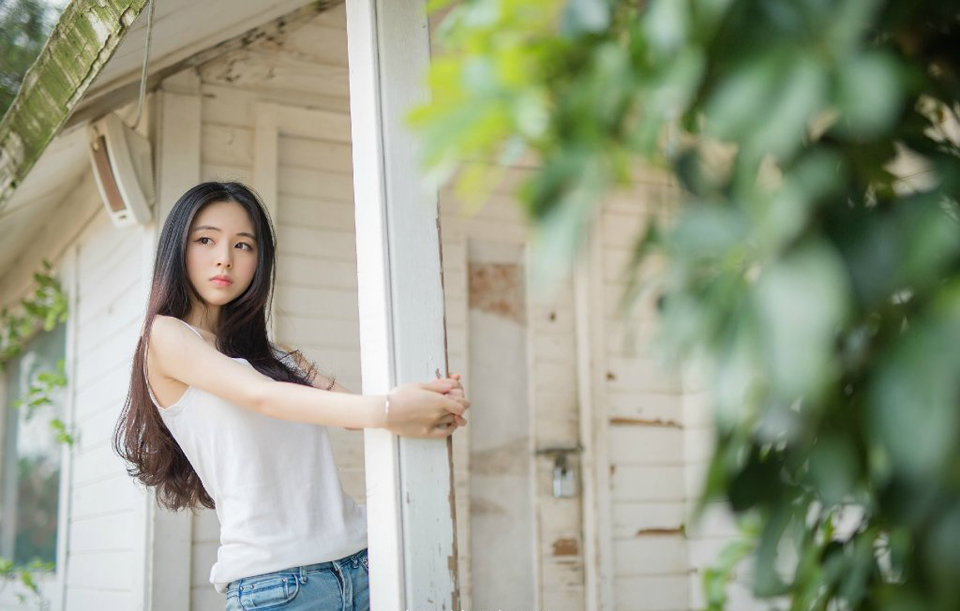 孟达干脆的让路让刘璝微微一怔，看了一眼孟达，拱了拱手道：“多谢。”